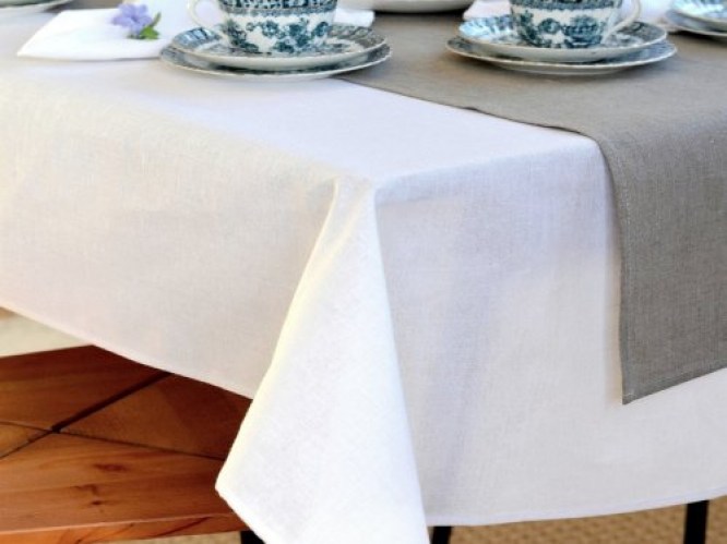 Fata de Masa 160x160-damasc-model-cu-patratele-2